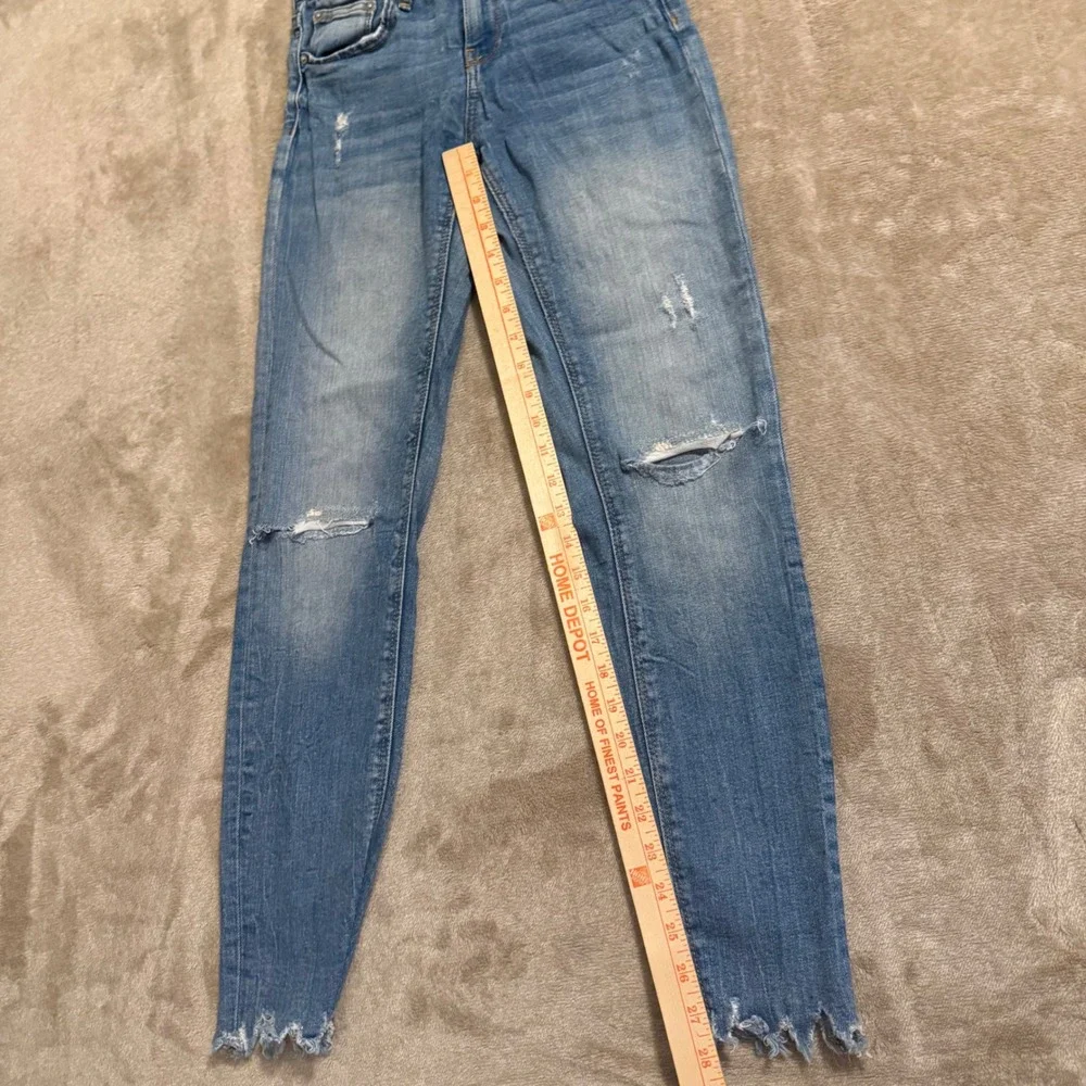 Zara Woman Premium Denim Skinny Jeans Blue Distressed Raw Hem Size 2